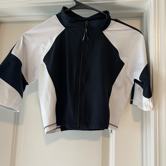NWT Good American Performance Dual Life Zip Crop Top black/white size 3 - Picture 5 of 12